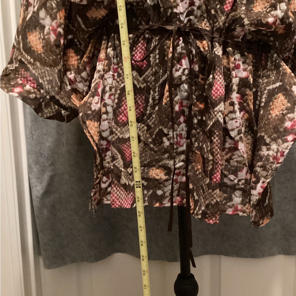 Lane Bryant Brown and Red Patterned Blouse. (C8) - Picture 6 of 6